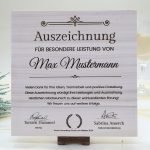 Trophée massif, texte ou logo personnalisé, bois massif de peuplier