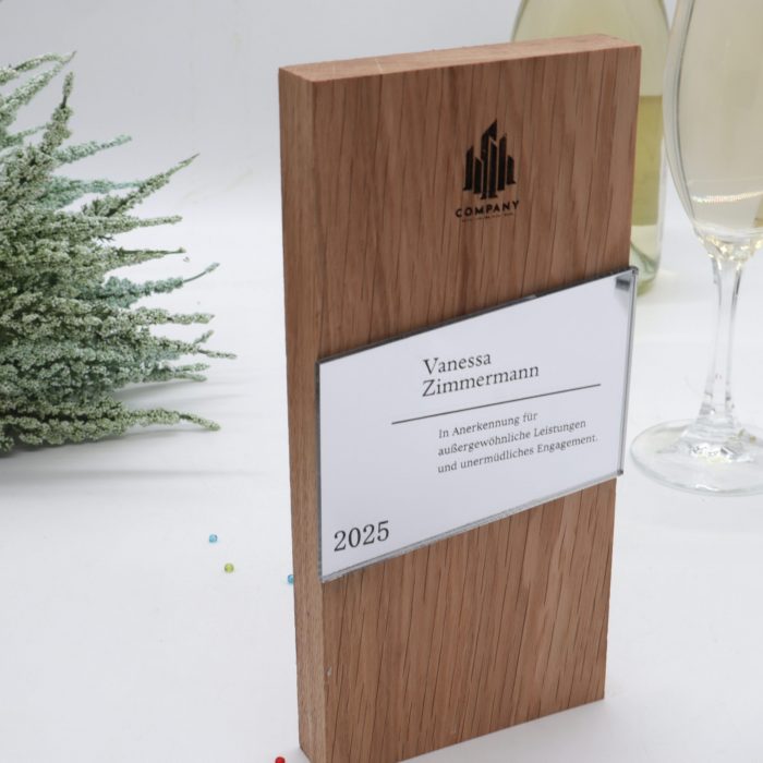 Coupe et trophée personnalisés, bois de chêne massif et plaque acrylique – Image 4