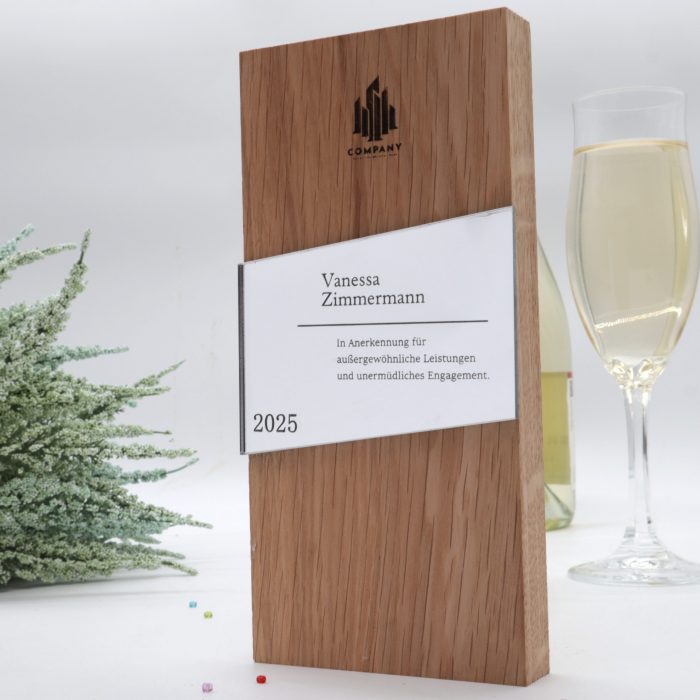 Coupe et trophée personnalisés, bois de chêne massif et plaque acrylique – Image 6