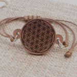 Fleur de vie bracelet en bois – Image 5