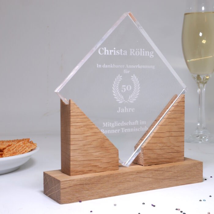 Modern acrylic award with wooden base - personalizable & high quality - Image 1