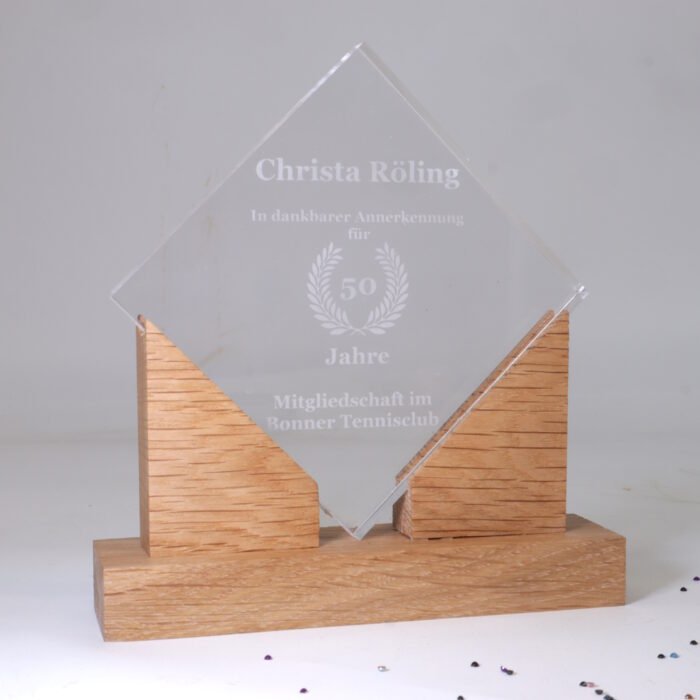 Modern acrylic award with wooden base - personalizable & high quality - Image 9
