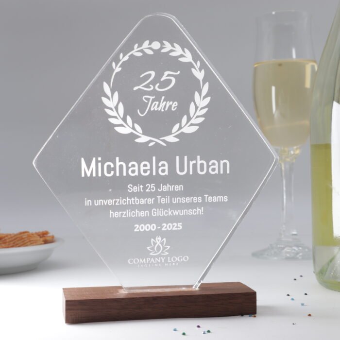 Design acrylic award with walnut wood base - personalizable & high quality - Image 4