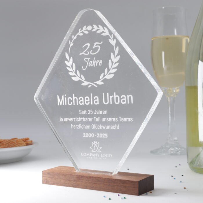 Design acrylic award with walnut wood base - personalizable & high quality - Image 5