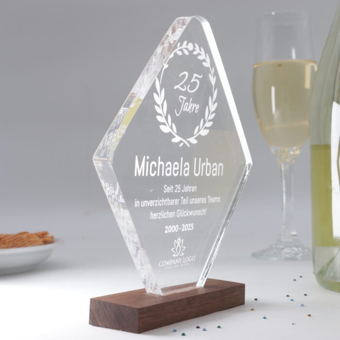 Design acrylic award with walnut wood base - personalizable & high quality - Image 6