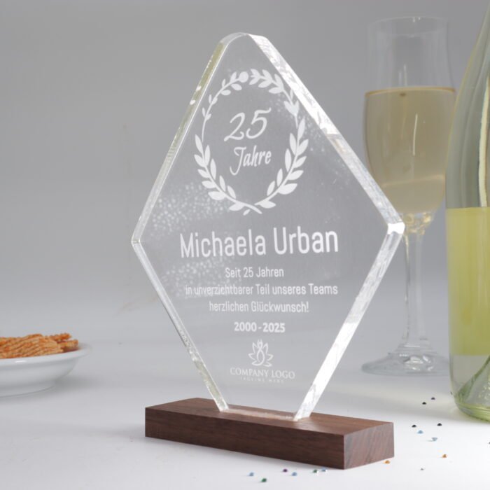 Design acrylic award with walnut wood base - personalizable & high quality - Image 7