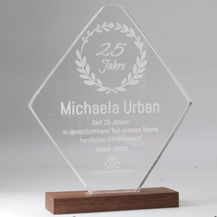 Design acrylic award with walnut wood base - personalizable & high quality - Image 8