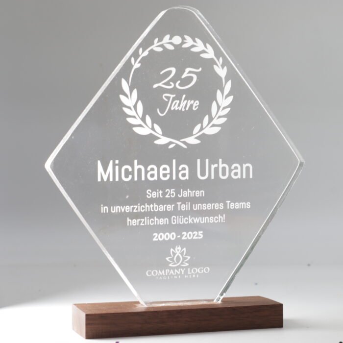 Design acrylic award with walnut wood base - personalizable & high quality - Image 9