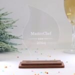 Moderne edle Trophäe Award, eigener Text oder Logo, Orden Medaille aus Nussbaum und Acryl - Personalisierter Pokal - Auszeichnung – Bild 4