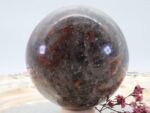 Große Rote Cordierit Edelsteinkugel, seltenes Fundstück, schöne Struktur, 83 mm – Bild 4