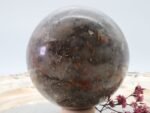 Große Rote Cordierit Edelsteinkugel, seltenes Fundstück, schöne Struktur, 83 mm – Bild 8