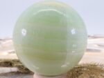 Große grüne gebänderte Calcit Edelsteinkugel, 61 mm – Bild 4