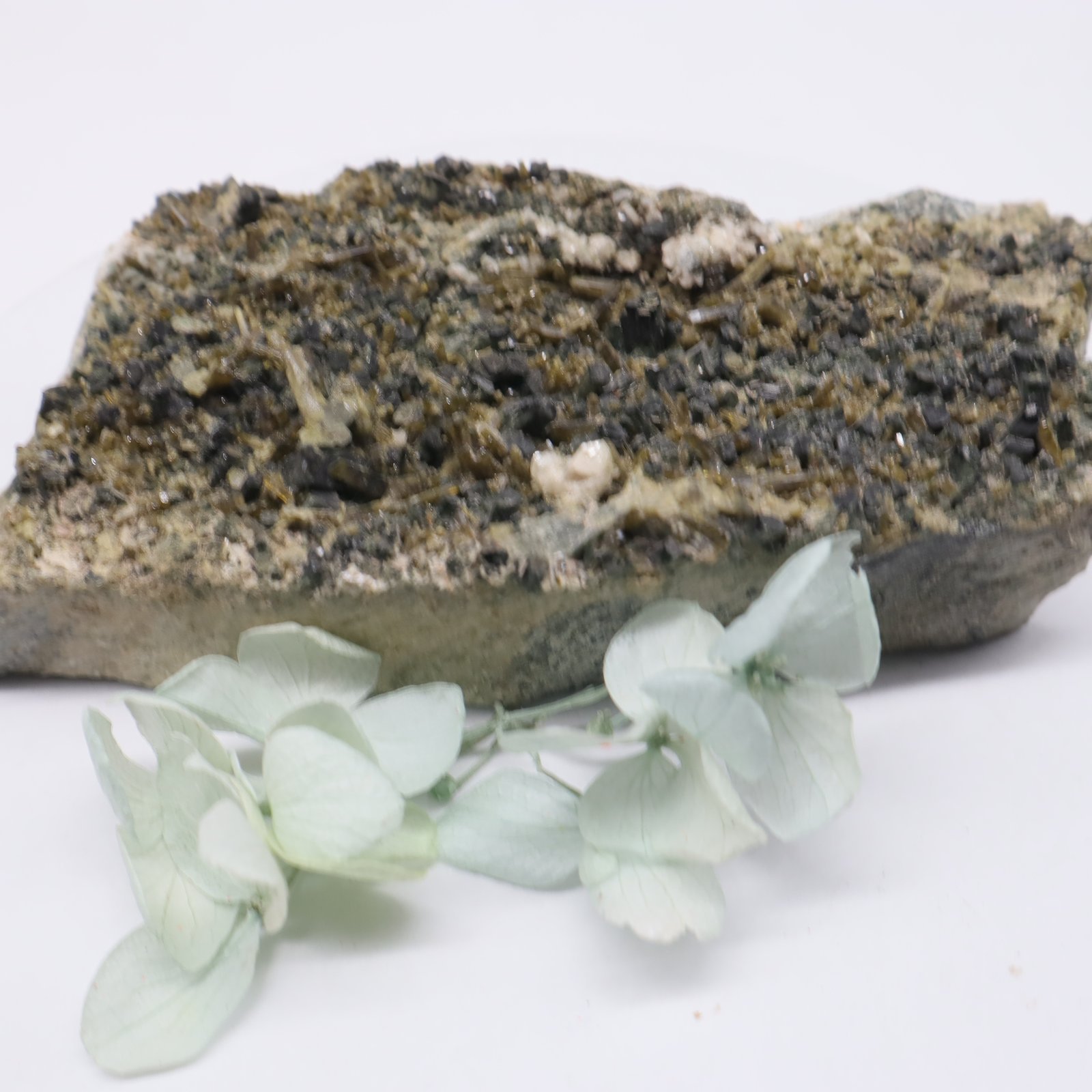 IMG-6.jpg Epidot Rohstein aus Südfrankreich, Mineralien Cluster, Kristall Stufe, unbehandelter Brocken, zur Schmuckherstellung, Edelstein schleifen und Sammeln – Bild 1