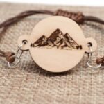 Personalisiertes Armband Zugspitze aus Holz, Rheintal – Bild 6