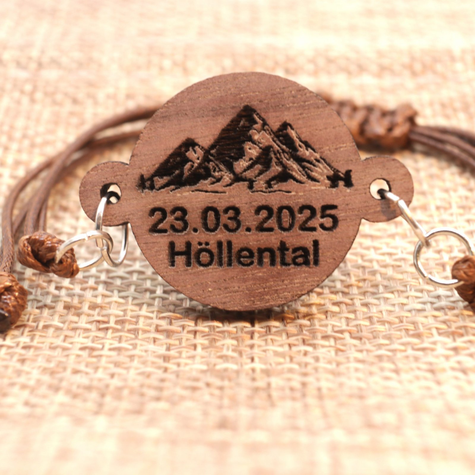 Personalisiertes Armband Zugspitze aus Holz, Höllental