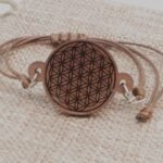 Lebensblume Armband aus Holz – Bild 4