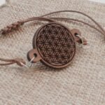 Lebensblume Armband aus Holz – Bild 3