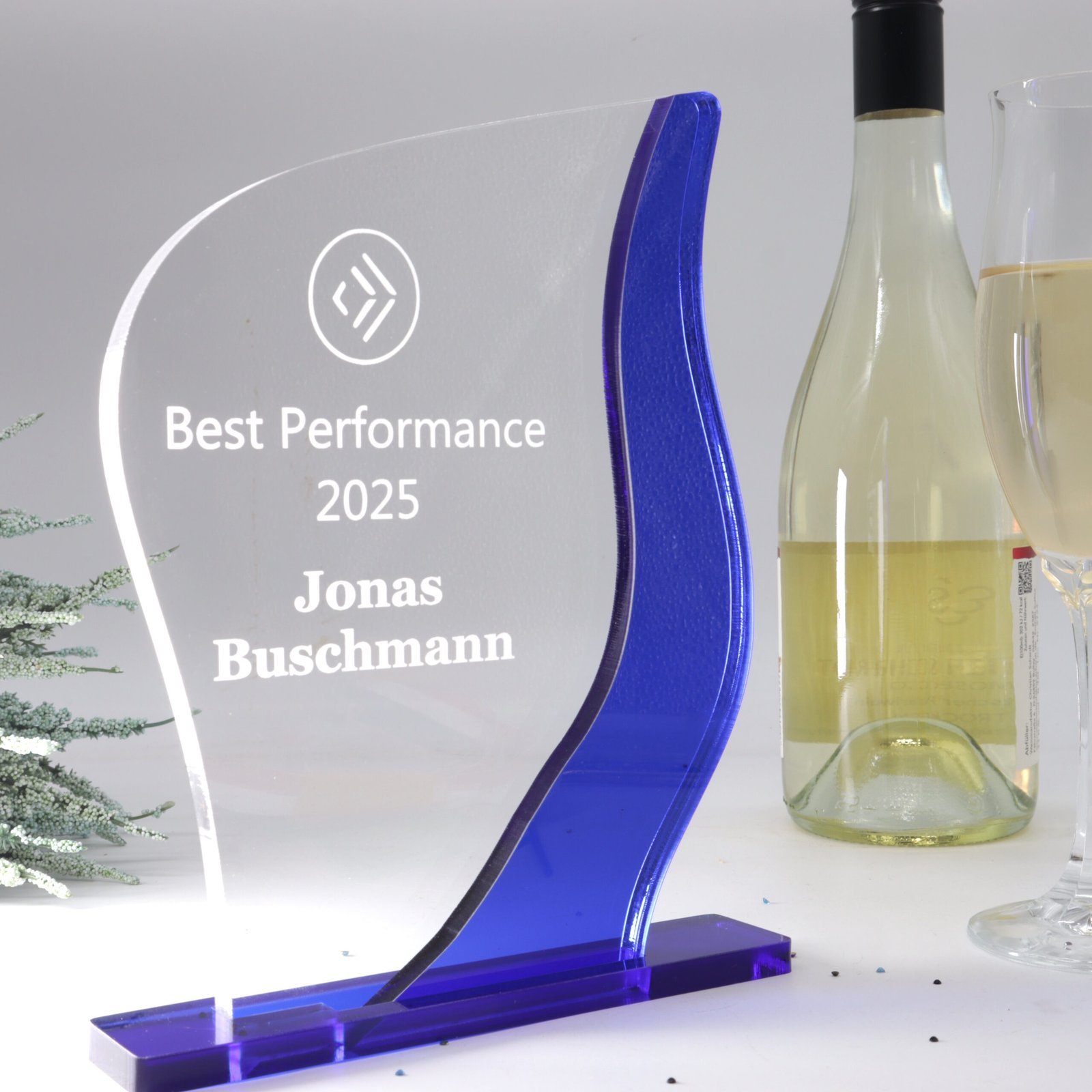 IMG_0509-scaled-2.jpg Moderner Acryl Award in Freiform – personalisierbar & hochwertig – Bild 1