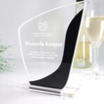 Moderner Acryl Award in Freiform, personalisierbar & hochwertig – Bild 5