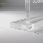 Personalisierte Acrylglas Trophäe – Rechteckig mit Sockel | 10 mm Premiumglas | Lasergravur mit Text & Logo – Bild 12