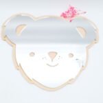 Spiegel für Kinderzimmer schmunzelndes Bärengesicht