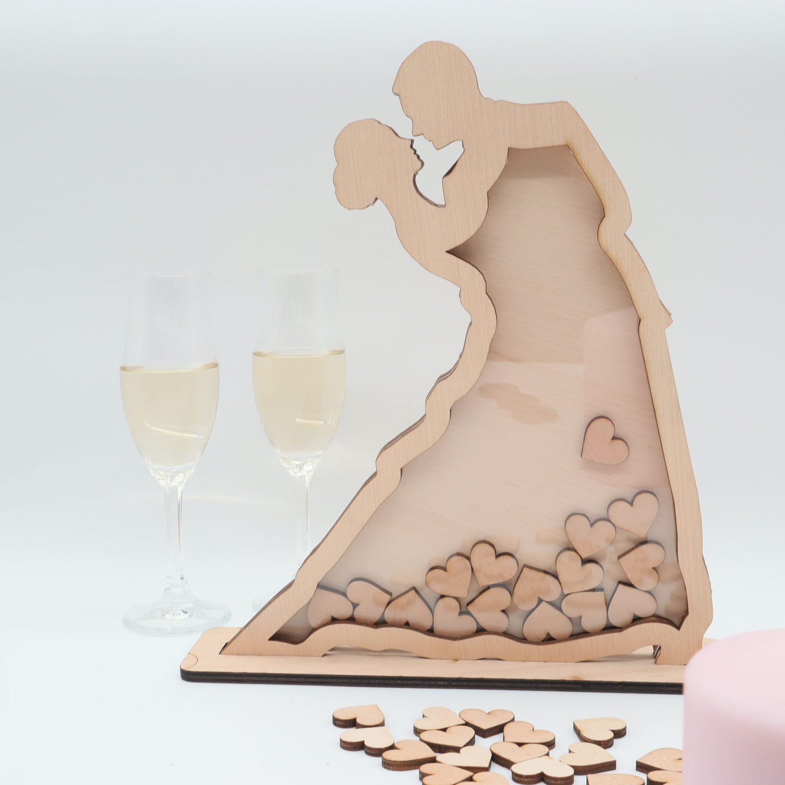 IMG_6817-1.jpg Hochzeit Gästebuch, personalisierbar, Tanzendes Hochzeitspaar mit Herzen – Bild 1