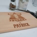 Schneidbrett für Steaks und Grillen, Grill Father Barbeque, Grillbrett aus unbehandelten Buchenholz, BBQ, Männer Geschenk für Grillmeister