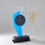 Moderne edle Sport Trophäe, eigener Text Logo, farbiges und klarem Acryl – Bild 5