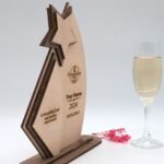 Moderne edle Trophäe, eigener Text oder Logo, aus wertvollem Nussbaum und feinem Ahorn - Personalisierte - Pokal - Auszeichnung - Elegant – Bild 6