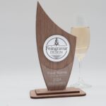 Moderne edle Sport Trophäe, eigener Text Logo, Nussbaum und Acryl - Personalisierte Gravur - Pokal - Auszeichnung - Elegante Ehrungen – Bild 2