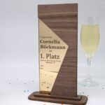 Personalisierte Trophäe aus Nussbaumholz mit Spiegel‑Acryl – Gravur, Logo oder Text – Moderner Pokal & Medaille – Elegante Auszeichnung – Bild 4