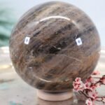 Große Schwarze Mondstein Edelsteinkugel mit wunderbarem Farbspiel – Bild 3