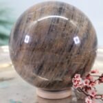 Große Schwarze Mondstein Edelsteinkugel mit wunderbarem Farbspiel – Bild 10