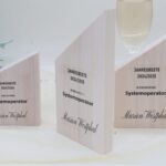 Moderne edle Sport Trophäe, eigener Text Logo, Vollholz Pappelholz - Personalisierte Gravur - Pokal - Auszeichnung - Elegante Ehrungen