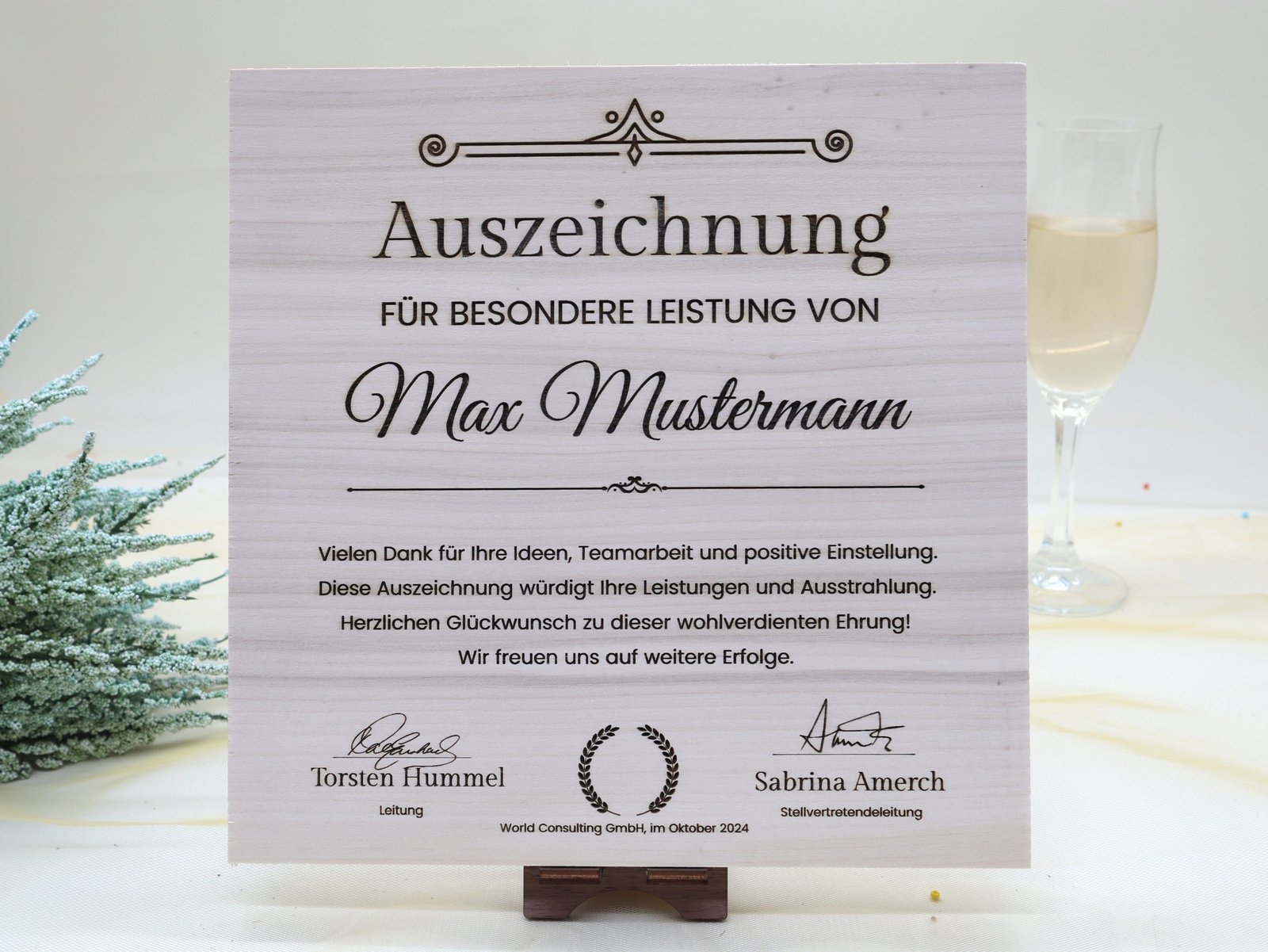 IMG_8950-scaled-1.jpg Massive Trophäe, personalisierter eigener Text oder Logo, massiv Pappelholz Holz – Bild 1