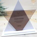 Acrylglas Trophäe Award mit Stern, personalisierter eigener Text oder Logo