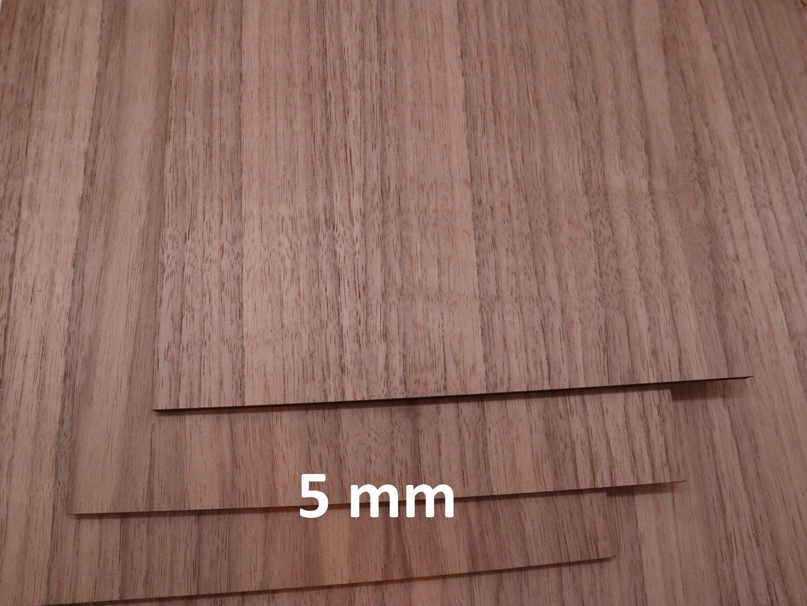 IMG_9550-1-scaled-1.jpg Lasersperrholz 5 mm aus edlem Nussbaum – Bild 1