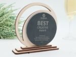 Exklusiver Award und Trophäe, Schiefer Gravur und Ahorn Holz