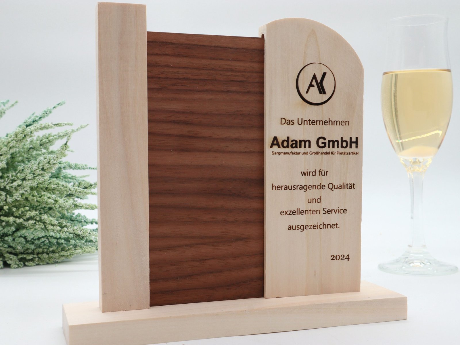 IMG_9677-scaled-1.jpg Besonderer Award und Trophäe, Nussbaum und Pappel – Bild 1