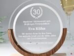 Repräsentativer runder Award, Trophäe, Auszeichnung aus Acrylglas und Nussbaum – Bild 7
