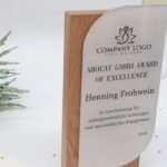 Personalisierter Pokal und Trophäe, massives Eichenholz und Acryl Plakette – Bild 7