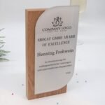 Personalisierter Pokal und Trophäe, massives Eichenholz und Acryl Plakette – Bild 9