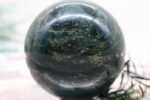 Grüne Jade Jaspis Kristallkugel Edelsteinkugel, 59mm – Bild 3