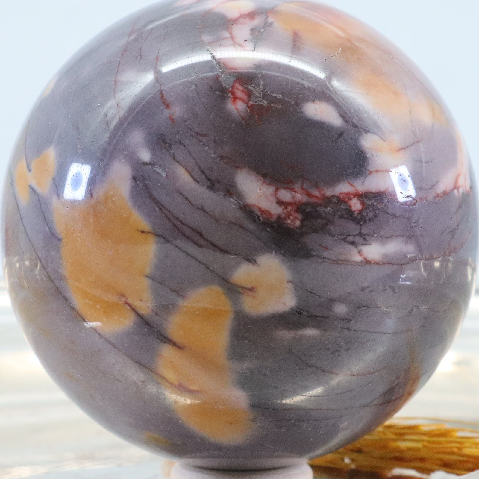 Mookait-Edelstein-Kugel-1-2.jpg GROSSE MOOKAIT Edelsteinkugel 66 mm, Lila Gelb, schöne Maserung, hohe Qualität, Glänzend – Bild 1