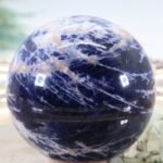 Sodalit Edelsteinkugel in Königsblau - hohe Qualität 60 mm – Bild 2