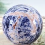 Sodalit Edelsteinkugel in Königsblau - hohe Qualität 60 mm – Bild 10