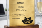 Personalisierte Acryl‑Holz Award GOLDJUNGE – Premium Firmenaward mit Gravur, Abschiedsgeschenk, Jubiläum, Anerkennung – Bild 3