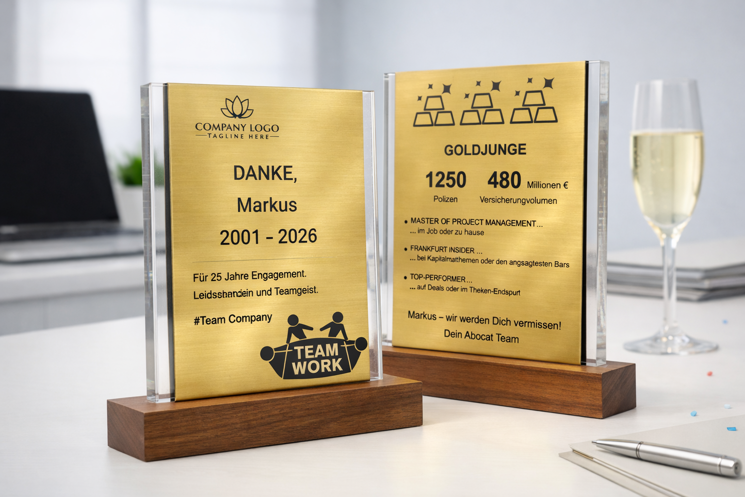 Copilot_20260704_095551 Personalisierte Acryl‑Holz Award GOLDJUNGE – Premium Firmenaward mit Gravur, Abschiedsgeschenk, Jubiläum, Anerkennung – Bild 1