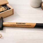 Personalisierter Hammer mit UV‑Druck – Abschiedsgeschenk für Handwerker, Kollegen oder Mitarbeiter – Name & Text individuell